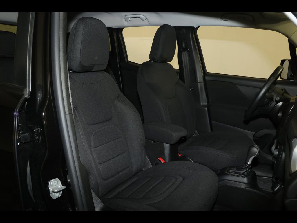 Used 2021 Jeep Renegade Latitude w/ Convenience Group image 29