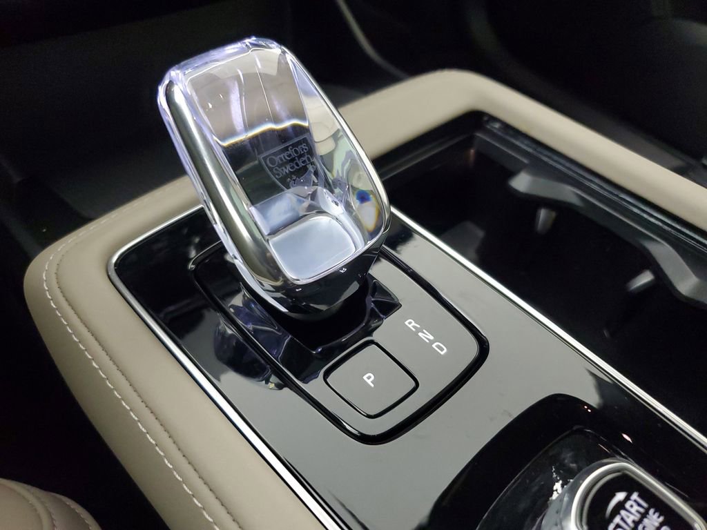 Certified 2026 Volvo XC90 B6 Plus w/ Protection Package Premier image 32