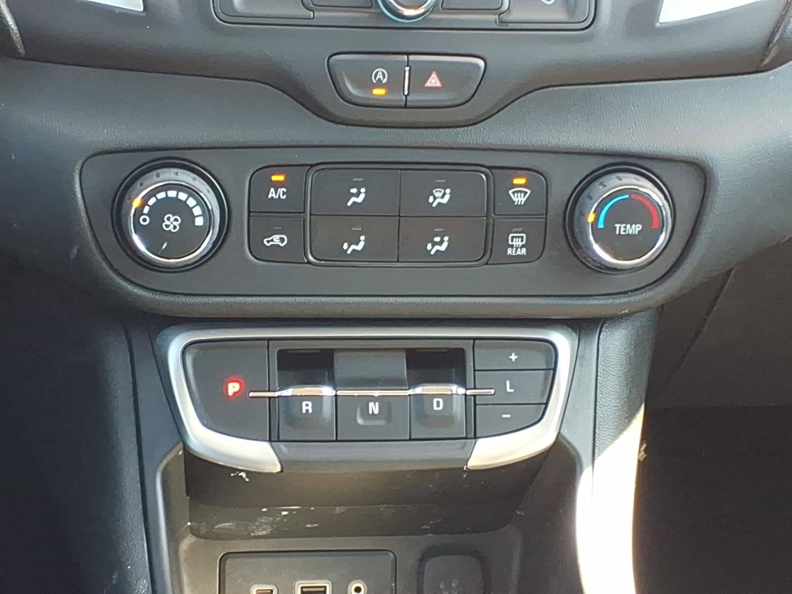 Used 2023 GMC Terrain SLE AWD/4WD image 13