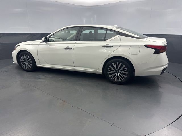 Used 2023 Nissan Altima 2.5 SV image 4