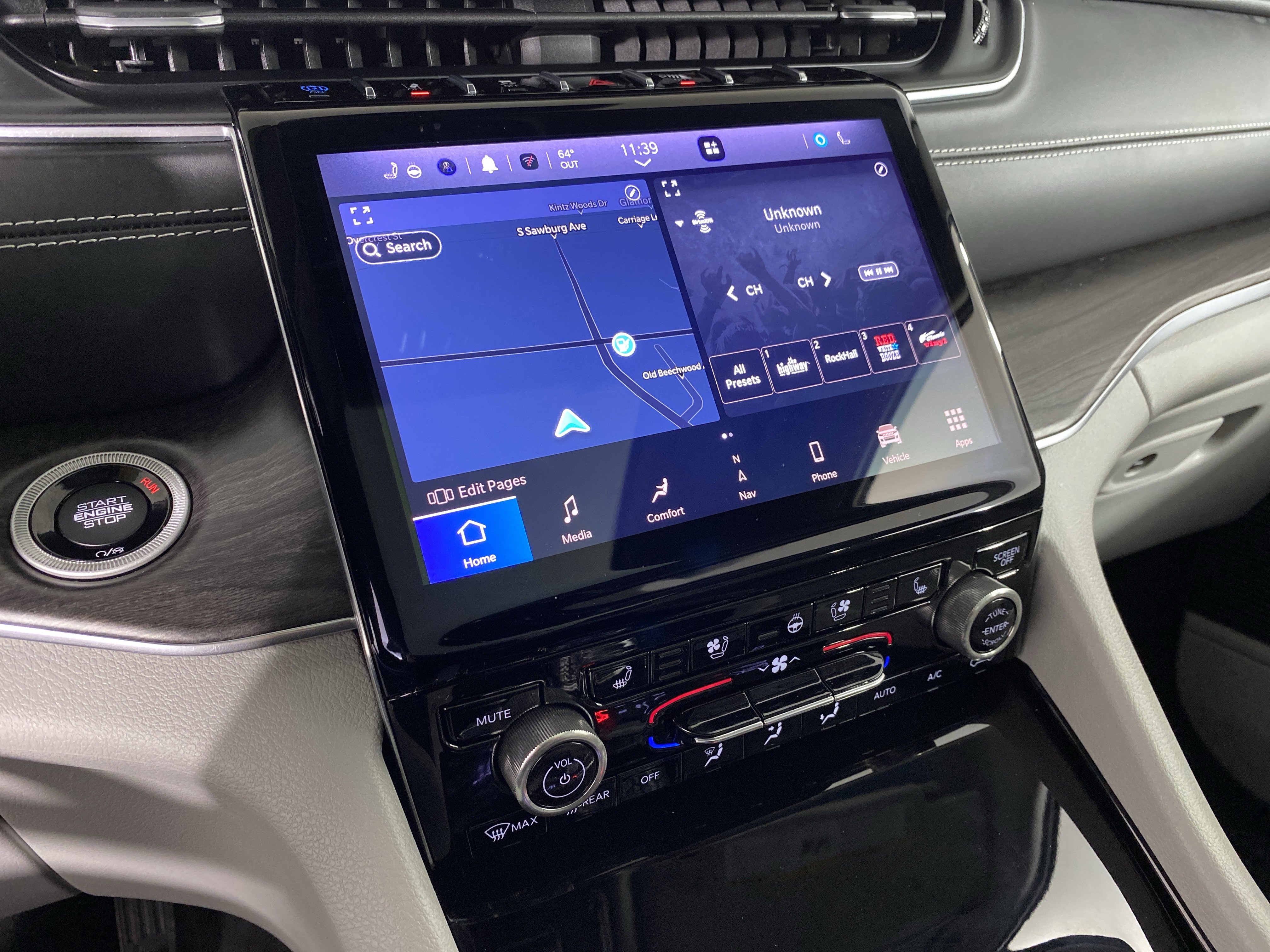 Used 2022 Jeep Grand Cherokee Overland w/ Luxury Tech Group IV image 30