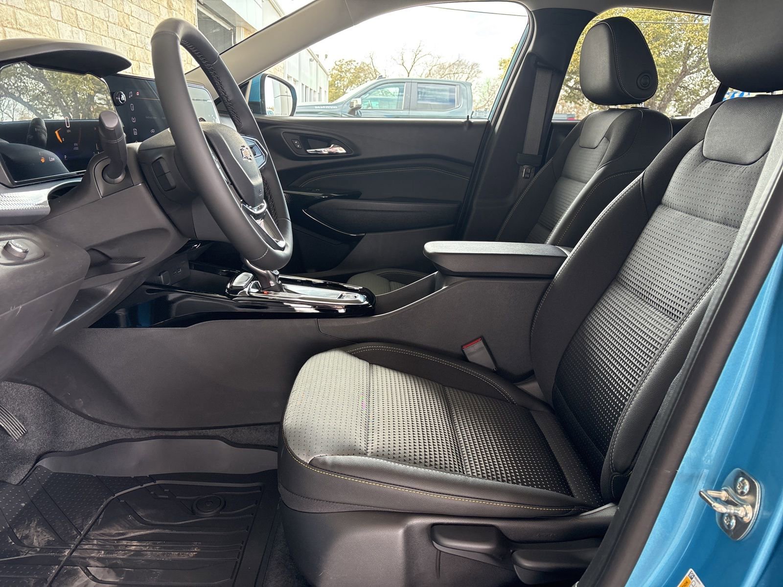 New 2026 Chevrolet Trax LT w/ Driver Confidence Package image 9