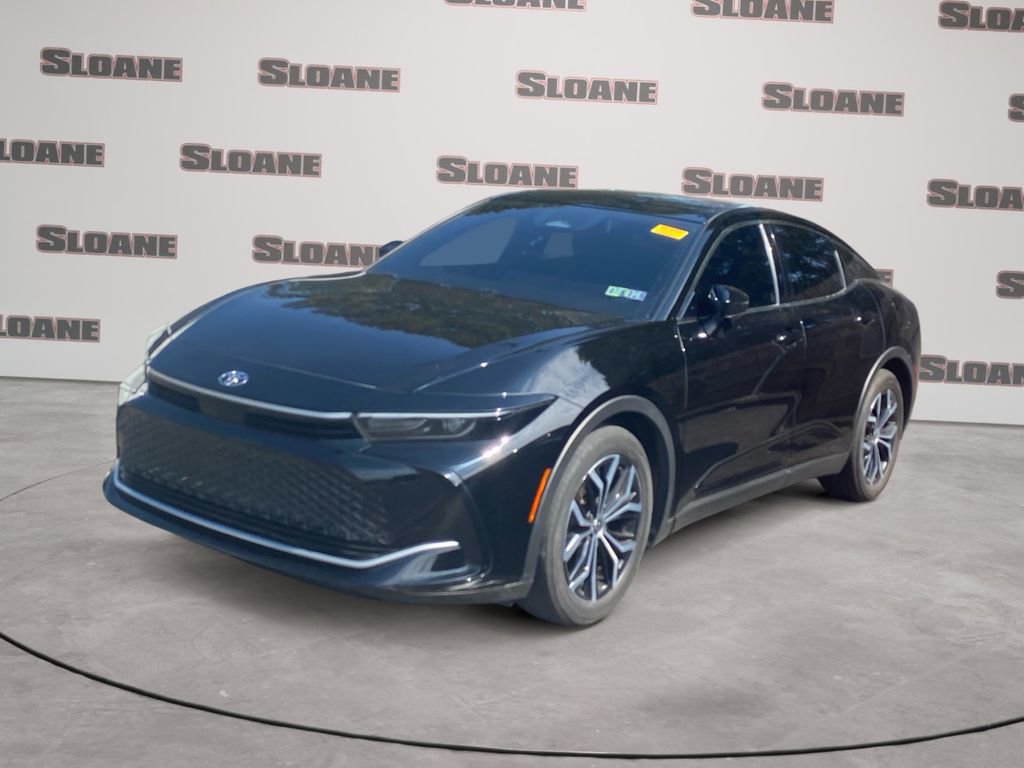 Used 2024 Toyota Crown XLE image 1