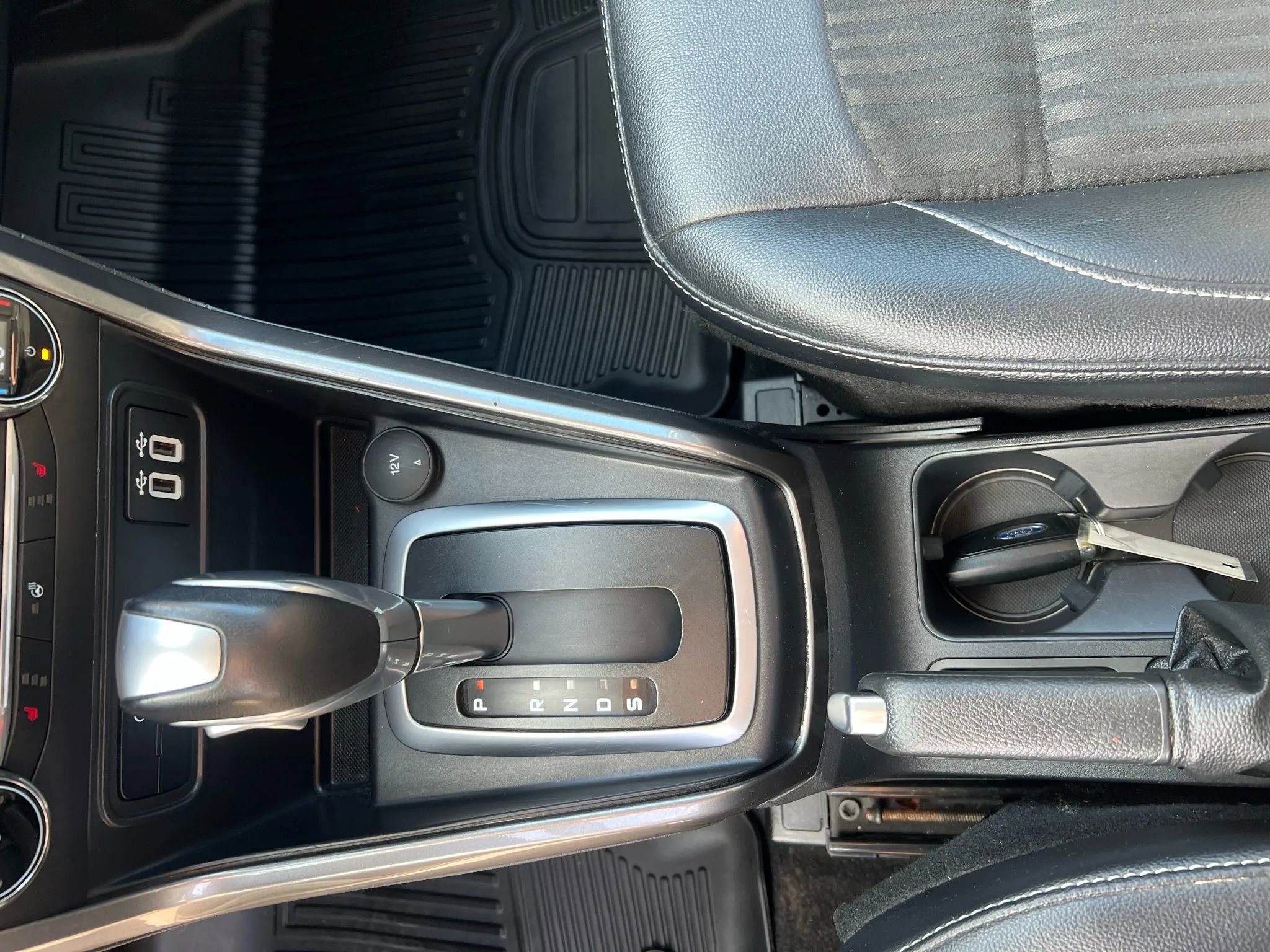 Used 2020 Ford EcoSport SES w/ SES Black Appearance Package image 26