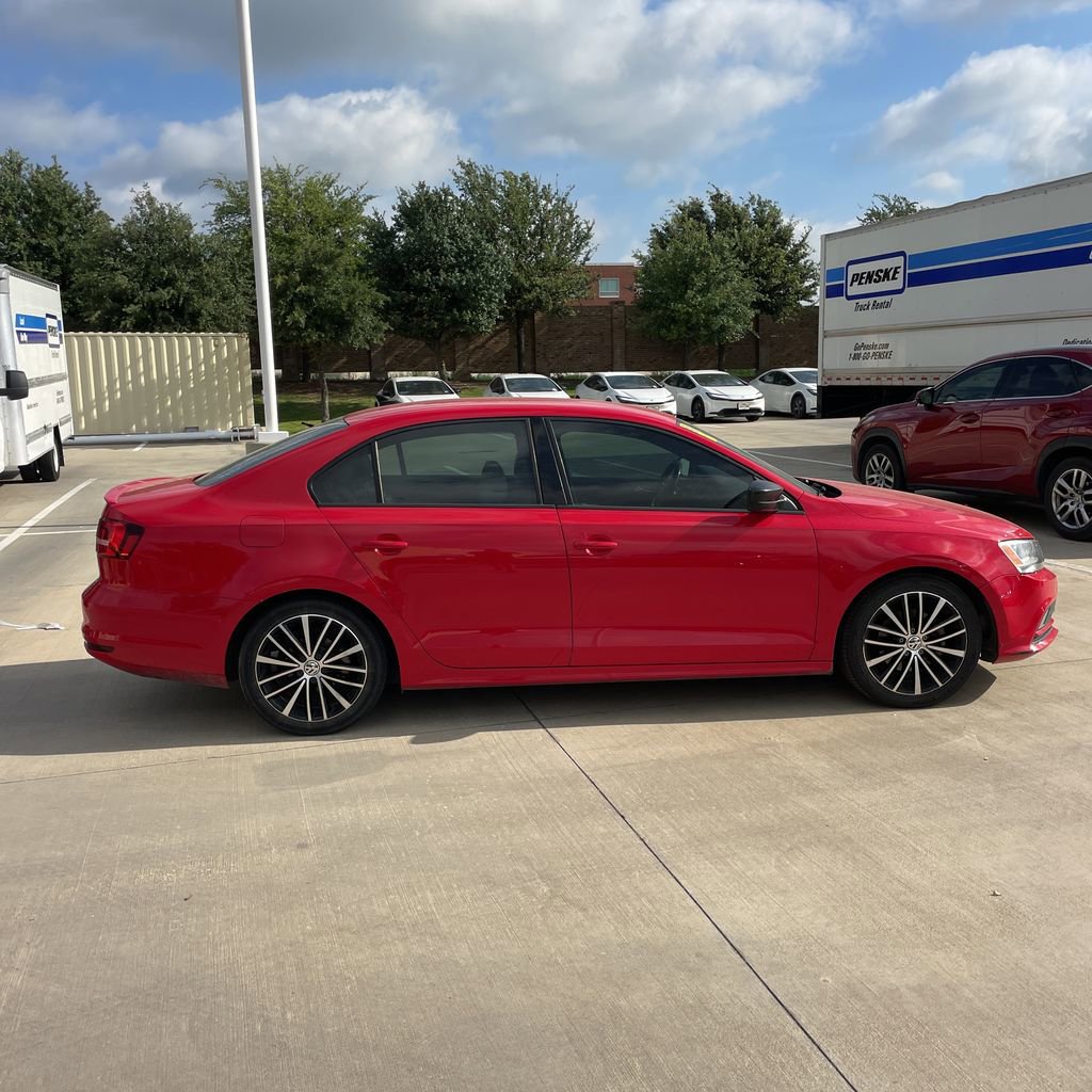 Used 2015 Volkswagen Jetta Sport image 5