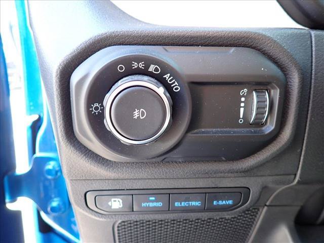 Used 2024 Jeep Wrangler Unlimited w/ Convenience Group AWD/4WD image 10