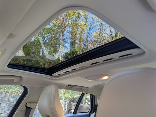 Used 2018 Volvo V60 T5 Dynamic w/ Vision Package image 10