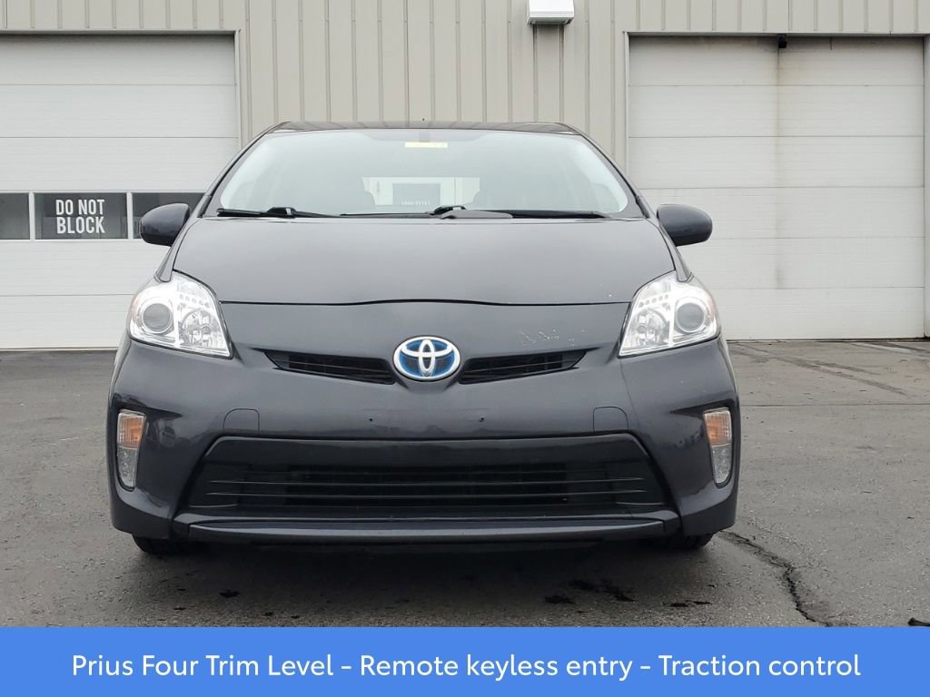 Used 2015 Toyota Prius Four image 2