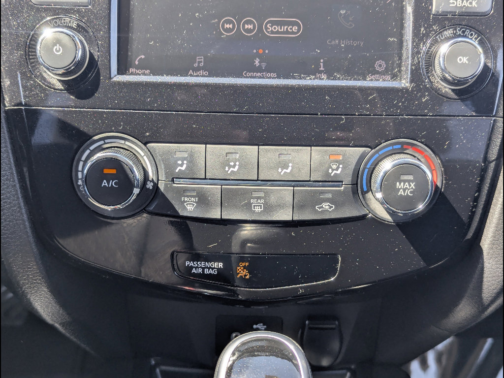 Used 2020 Nissan Rogue S w/ Special Edition Package image 31