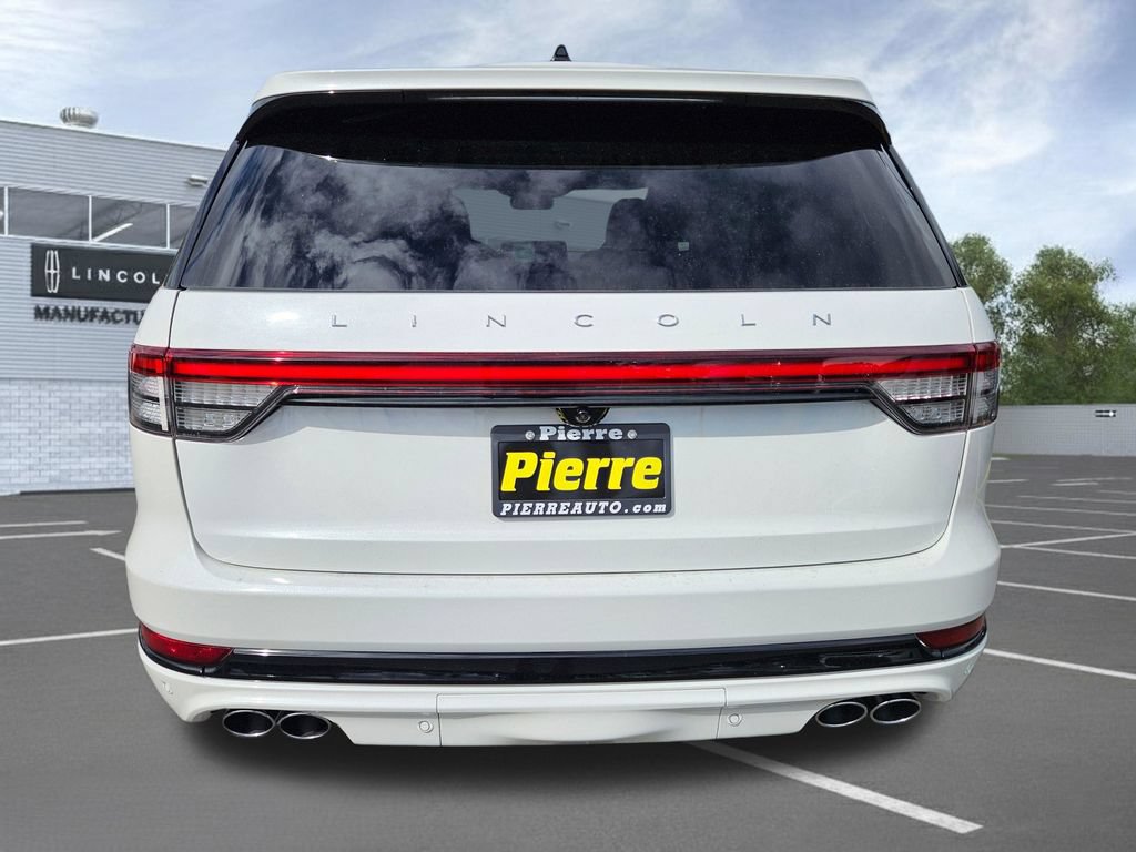 New 2026 Lincoln Aviator Black Label w/ Jet Appearance Package AWD/4WD image 4