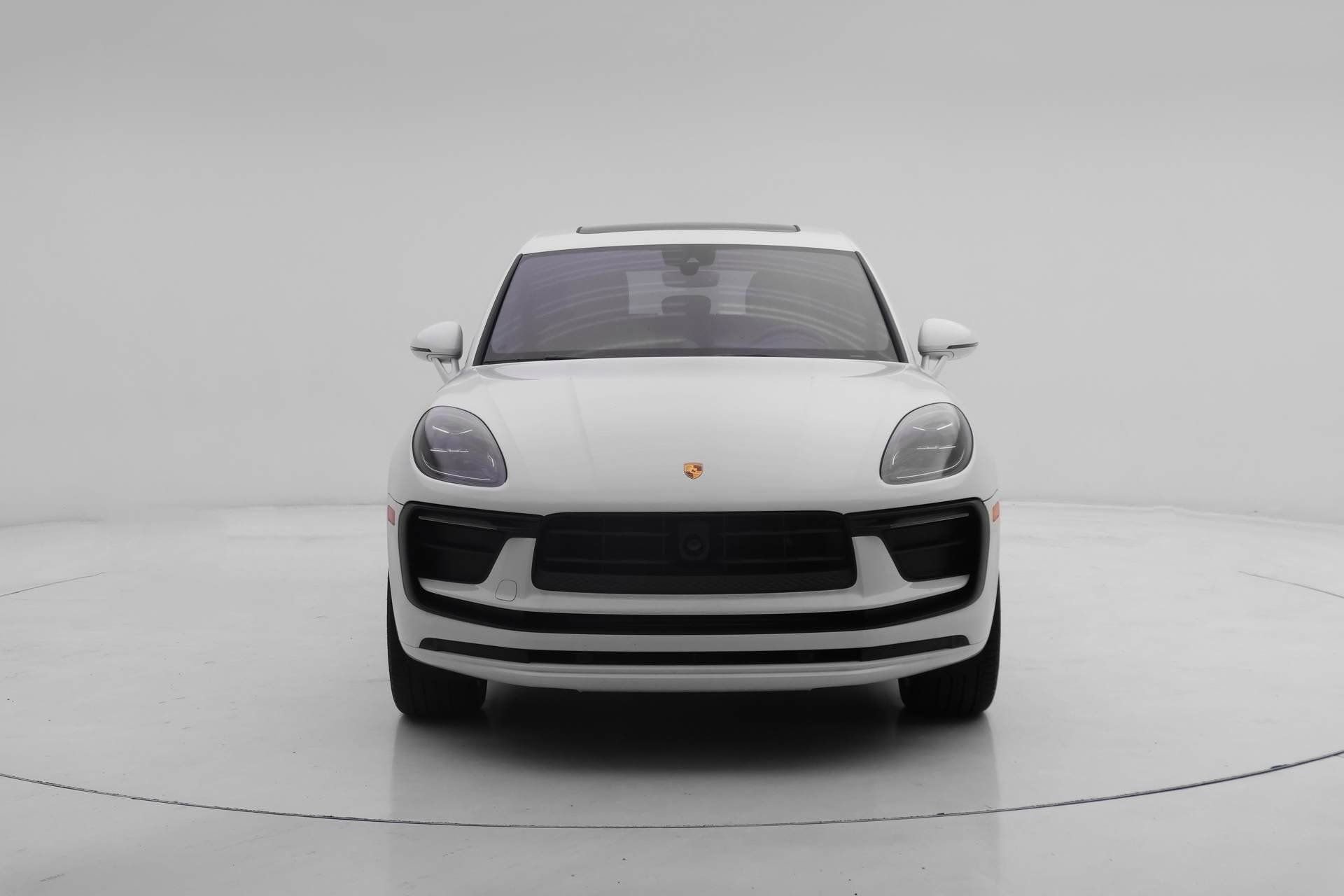 Used 2025 Porsche Macan AWD/4WD image 18