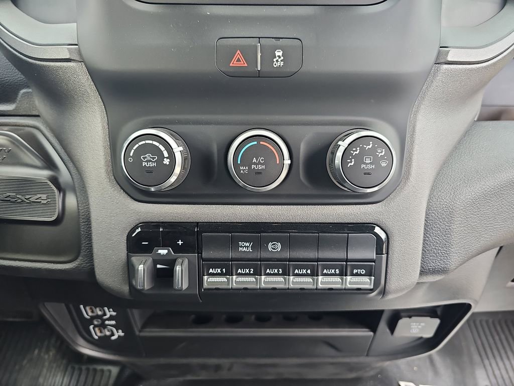 New 2024 RAM 4500 Tradesman image 23