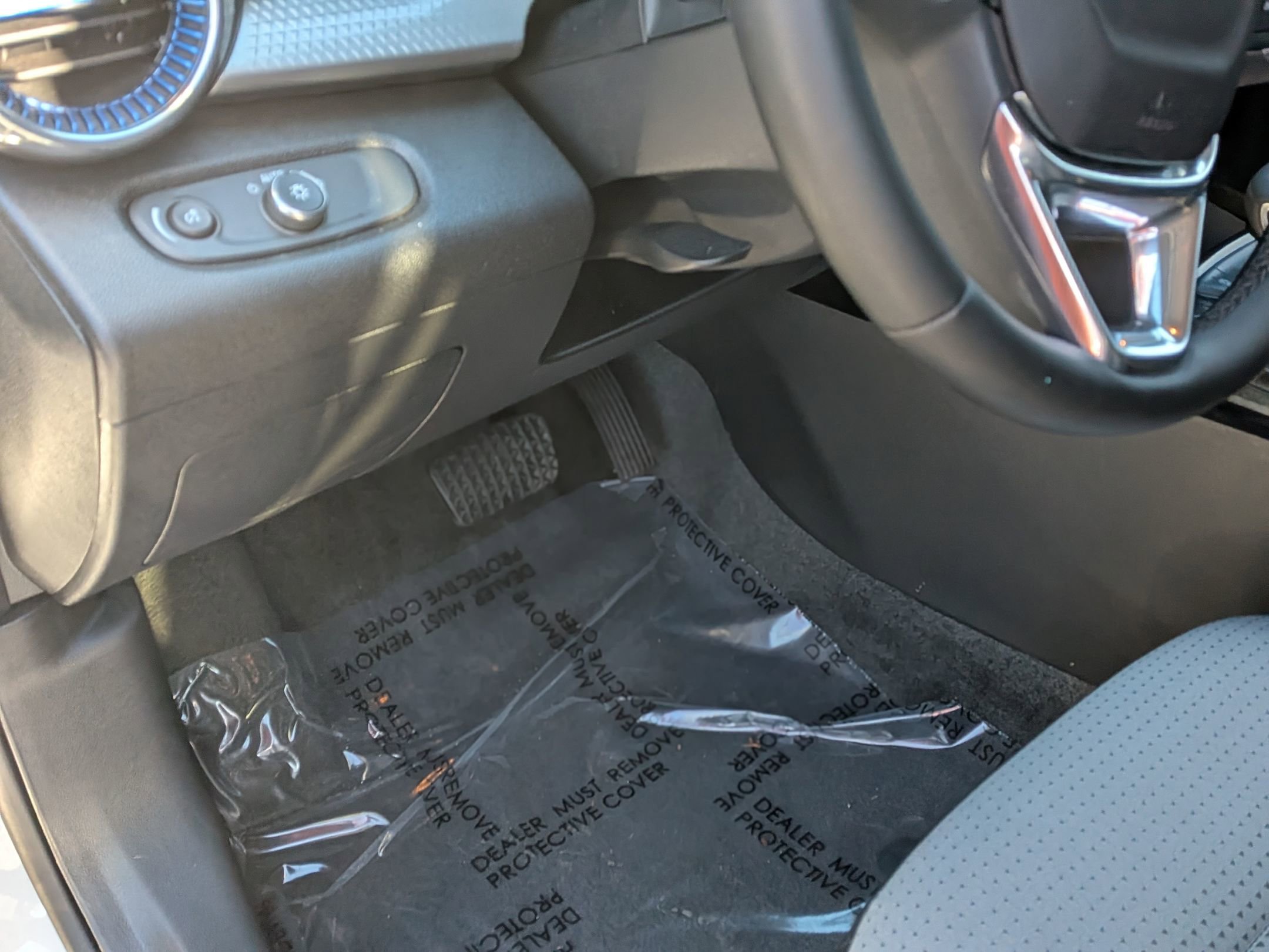 Certified 2025 Chevrolet Trax LT w/ LT Convenience Package image 17