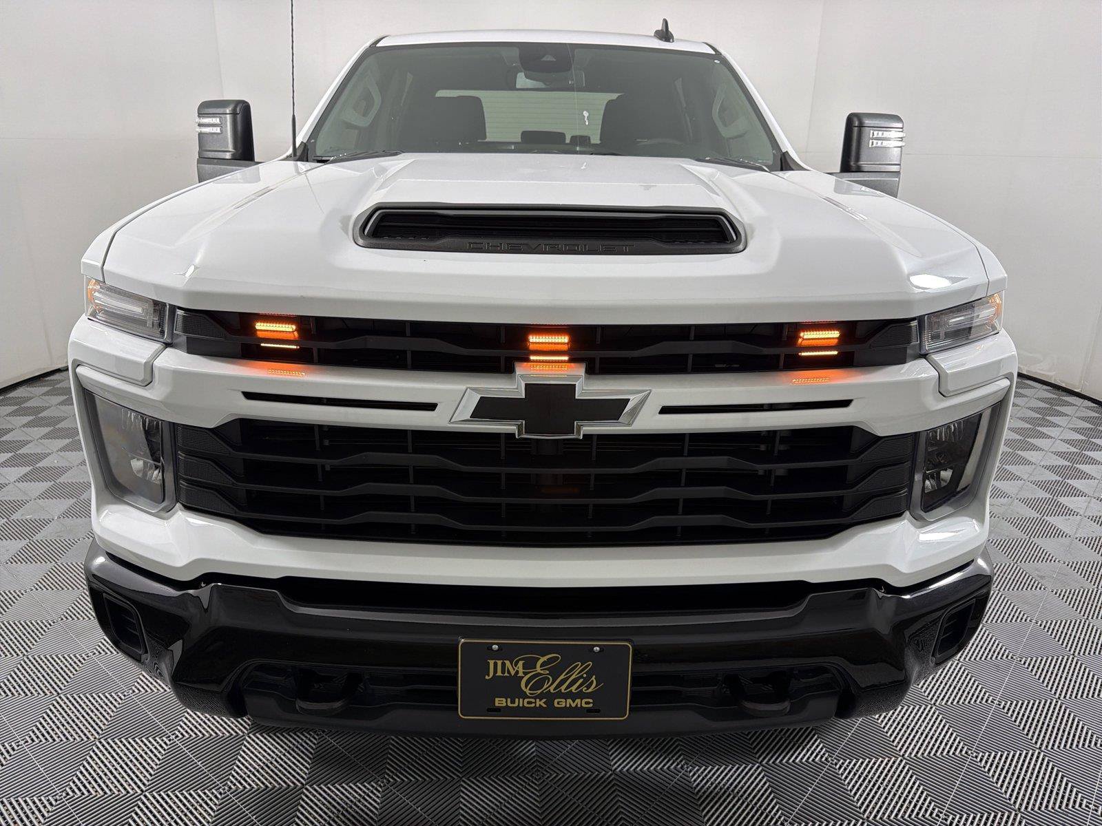 Certified 2024 Chevrolet Silverado 2500 Custom w/ Custom Value Package AWD/4WD image 2