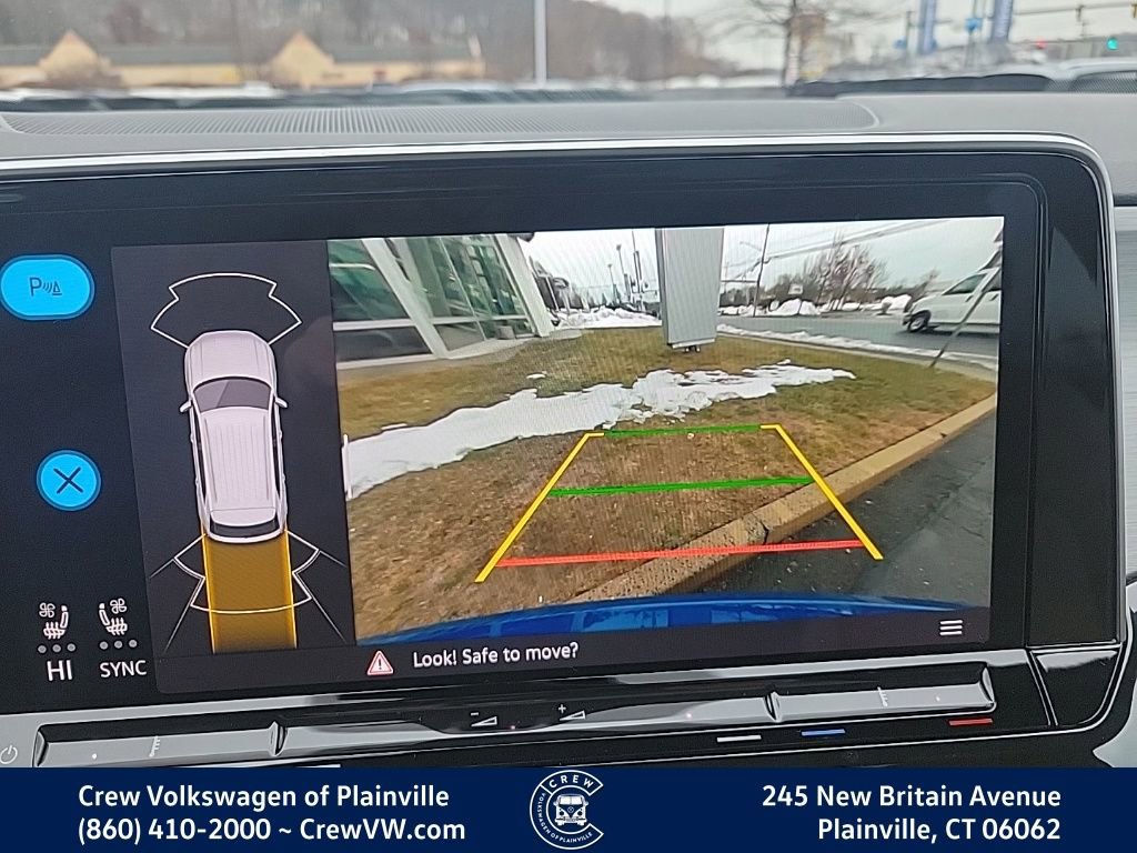 Certified 2025 Volkswagen Atlas Cross Sport SE image 8