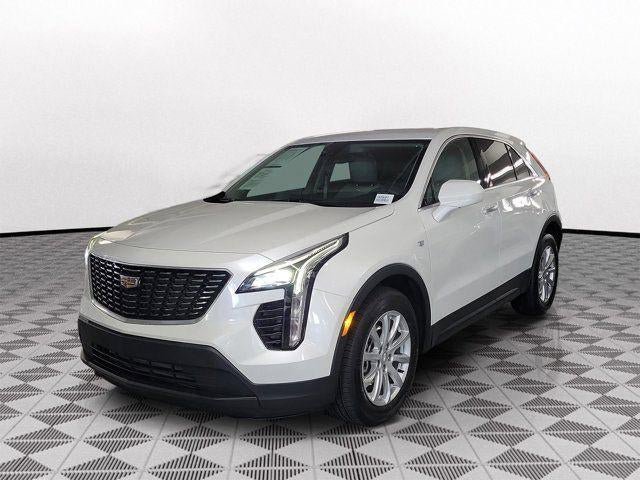 Certified 2023 Cadillac XT4 Luxury FWD image 3