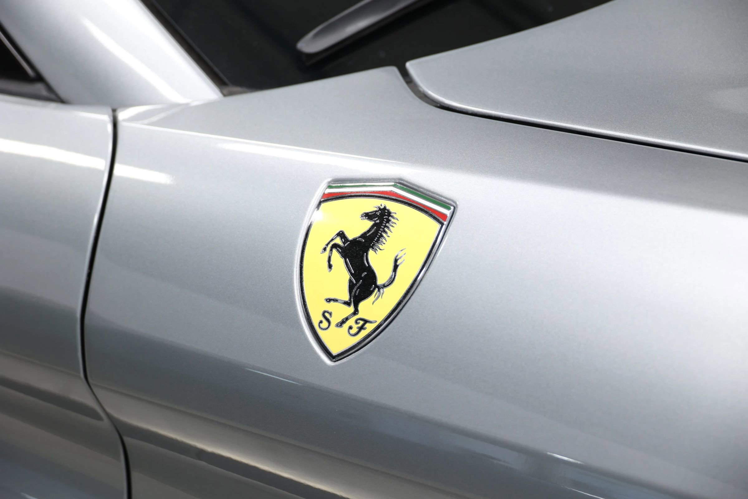 Used 2015 Ferrari California T image 7