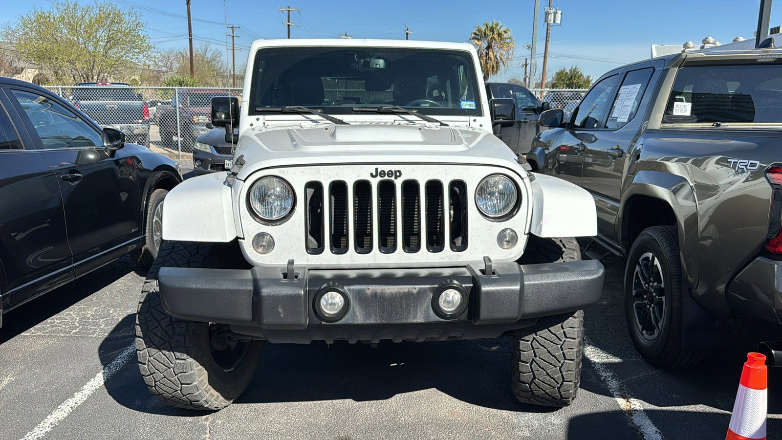 Used 2015 Jeep Wrangler Unlimited Sahara image 2