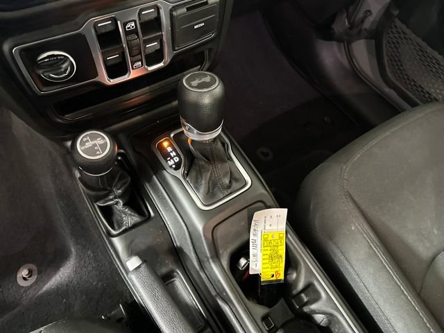 Used 2023 Jeep Wrangler Unlimited w/ Cold Weather Group image 20