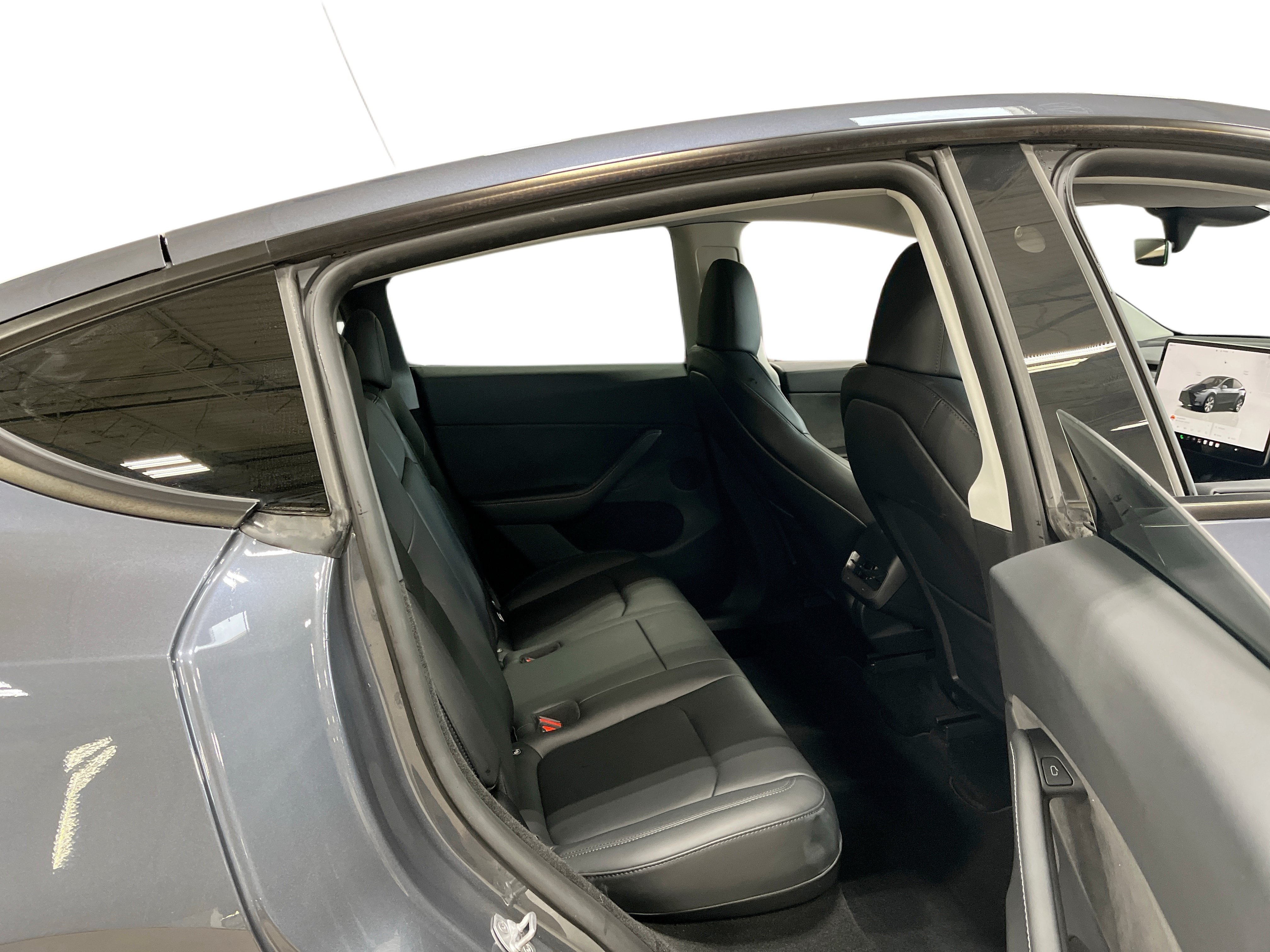 Certified 2023 Tesla Model Y Long Range AWD/4WD image 11