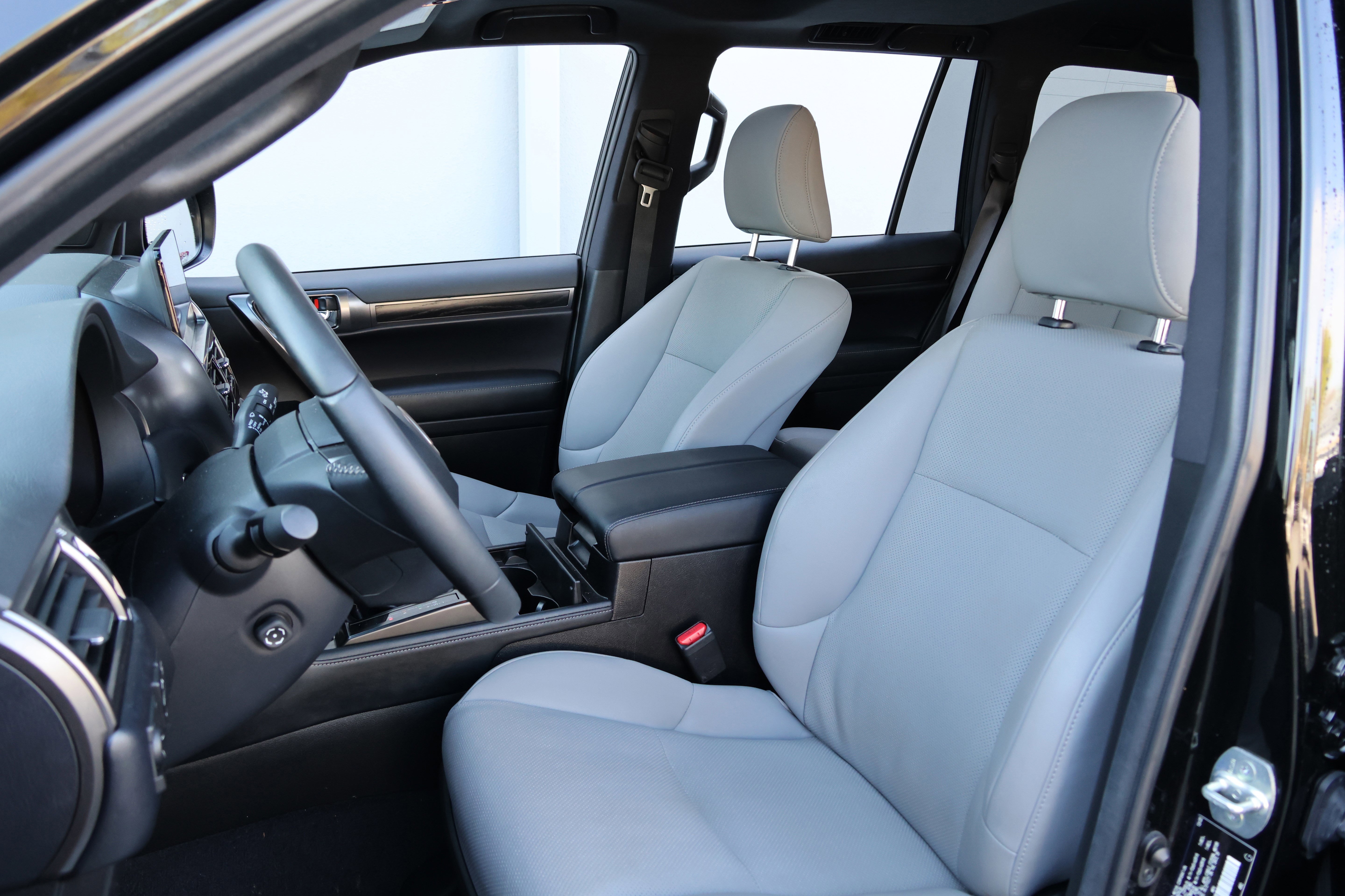 Used 2023 Lexus GX 460 w/ Black Line Special Edition image 34