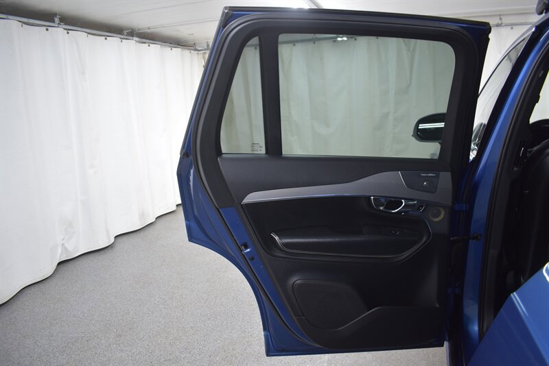 Used 2016 Volvo XC90 T6 R-Design w/ Protection Package Plus AWD/4WD image 30