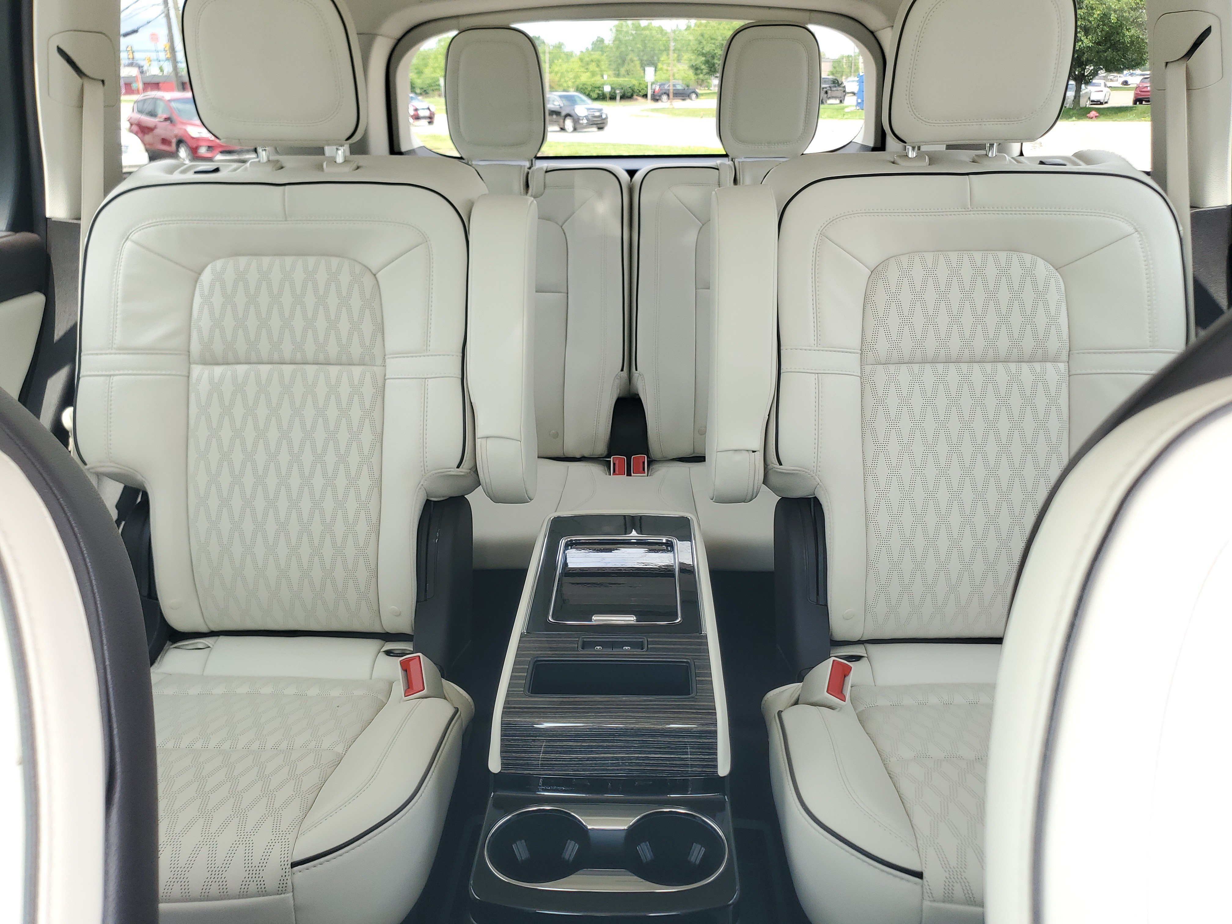 Certified 2024 Lincoln Aviator Black Label w/ Class IV Trailer Tow Package AWD/4WD image 19