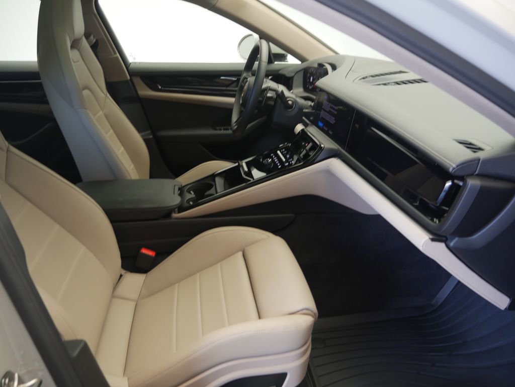 Certified 2025 Porsche Panamera 4 AWD/4WD image 22