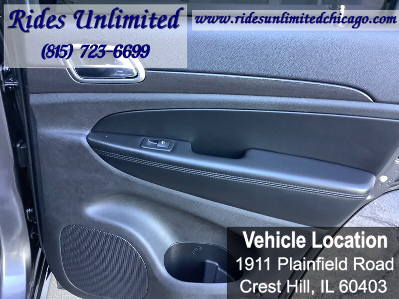 Used 2017 Jeep Grand Cherokee Altitude AWD/4WD image 31