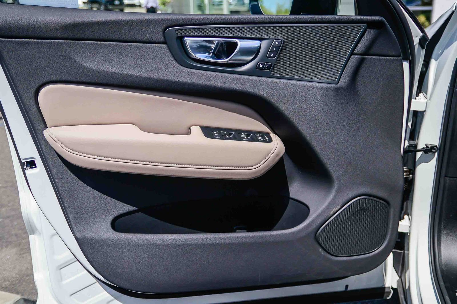 Used 2026 Volvo XC60 B5 Plus w/ Protection Package Premier image 23