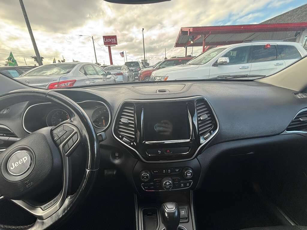 Used 2020 Jeep Cherokee Limited image 5