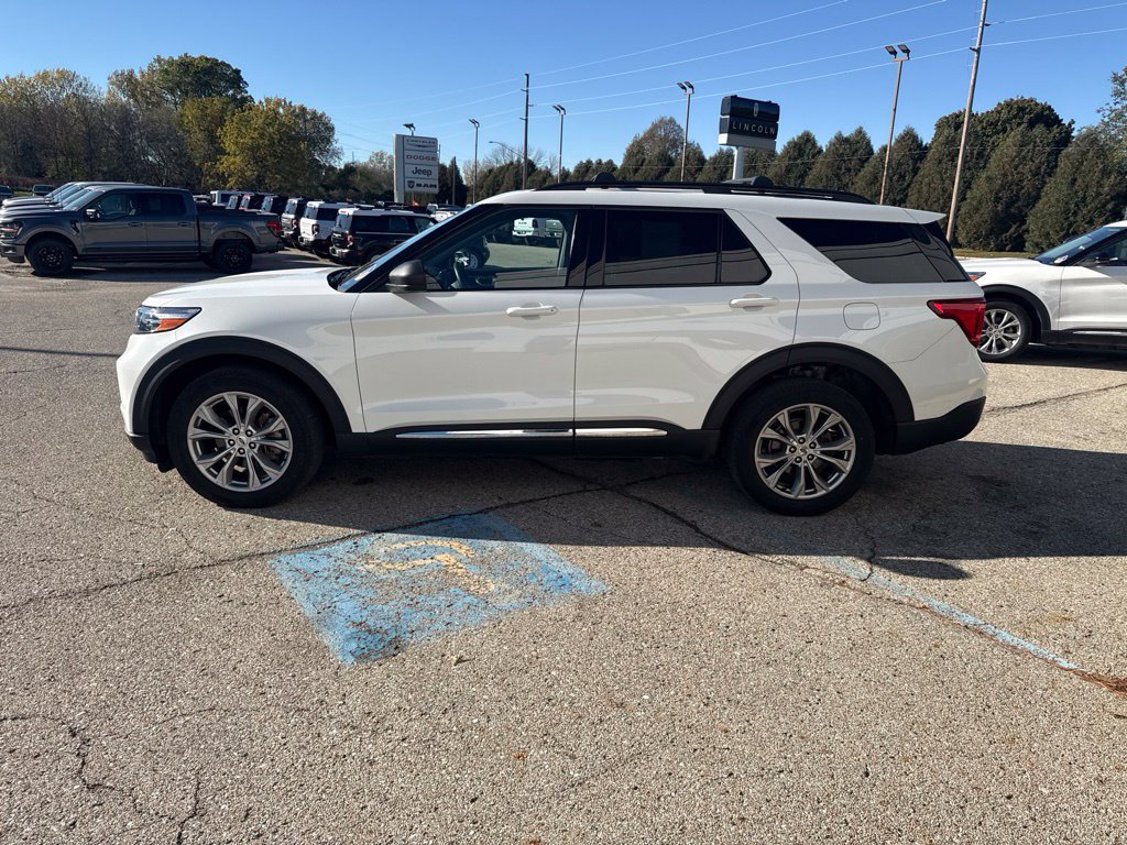 Certified 2023 Ford Explorer XLT w/ Equipment Group 202A AWD/4WD image 6
