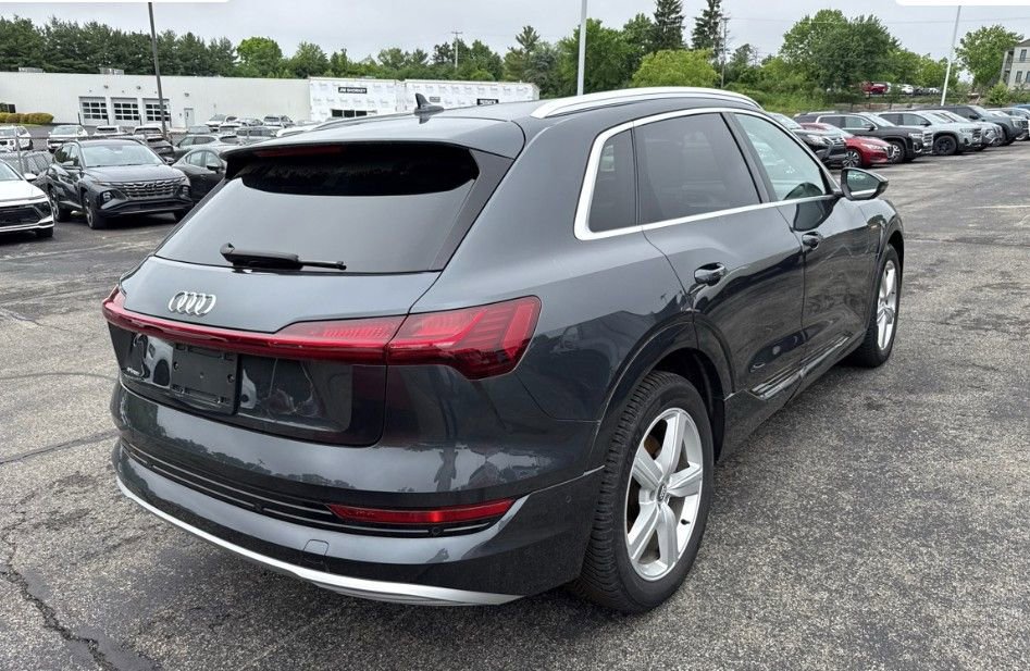 Used 2019 Audi e-tron Premium Plus AWD/4WD image 5