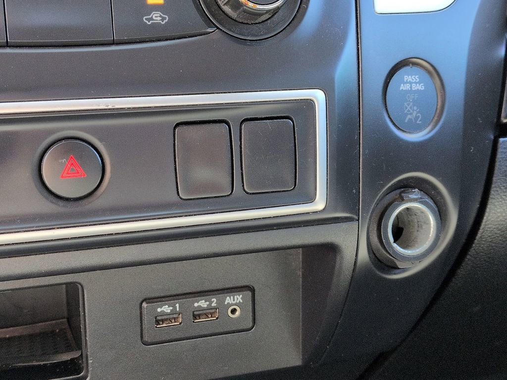 Used 2019 Nissan Titan S w/ S Utility Package image 7