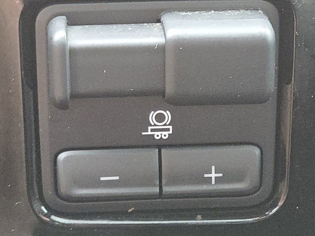 Used 2023 Chevrolet Silverado 1500 LT Trail Boss w/ LPO, Dark Essentials Package image 8