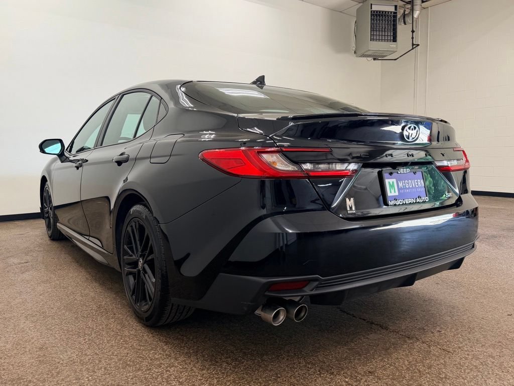 Used 2025 Toyota Camry SE FWD image 3