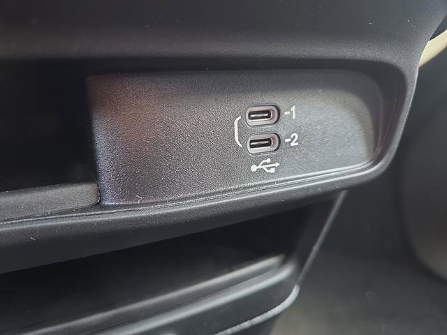 New 2026 Chrysler Pacifica Select w/ S Appearance Package image 21