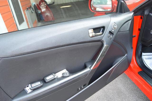 Used 2014 Hyundai Genesis 2.0T image 41