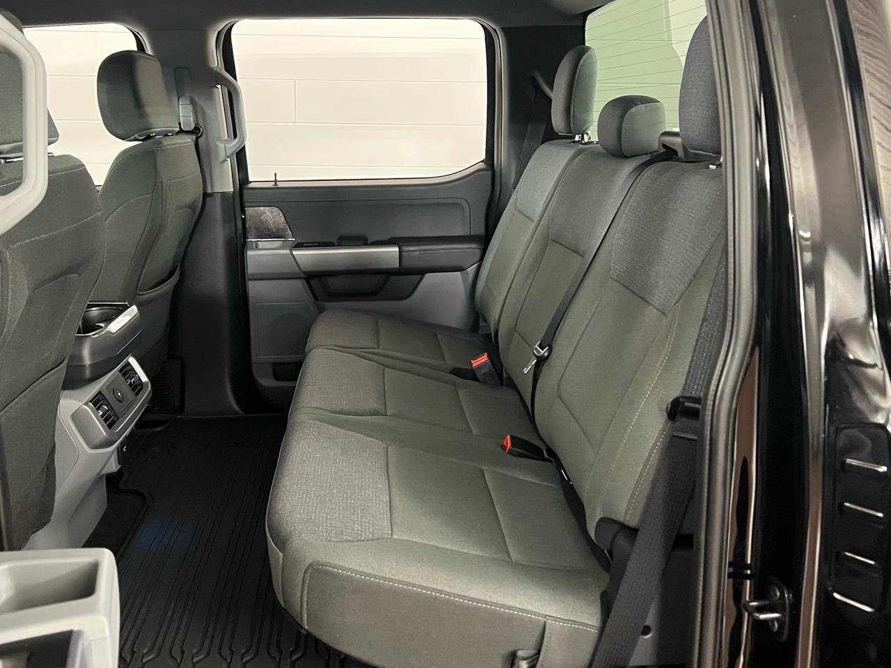 Used 2025 Ford F150 Lightning XLT image 27