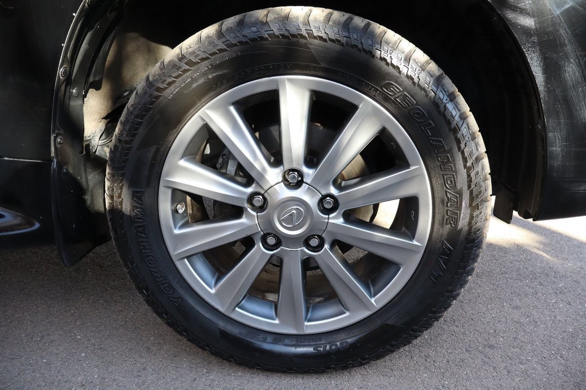Used 2011 Lexus LX 570 4WD w/ Luxury Pkg image 45