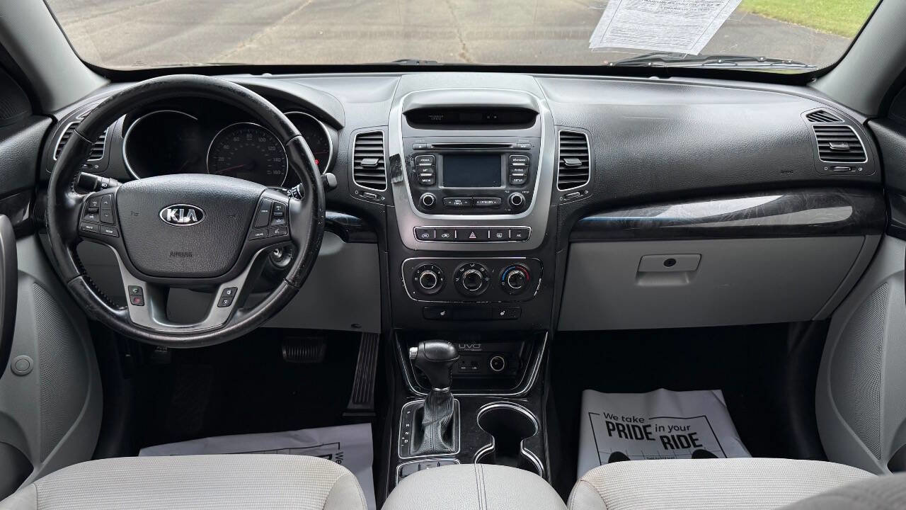 Used 2015 Kia Sorento LX image 11