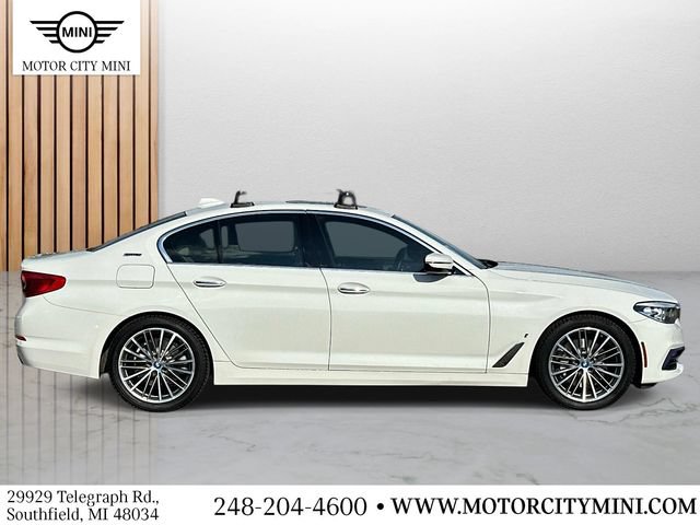 Used 2018 BMW 530e xDrive w/ Premium Package 2 AWD/4WD image 2
