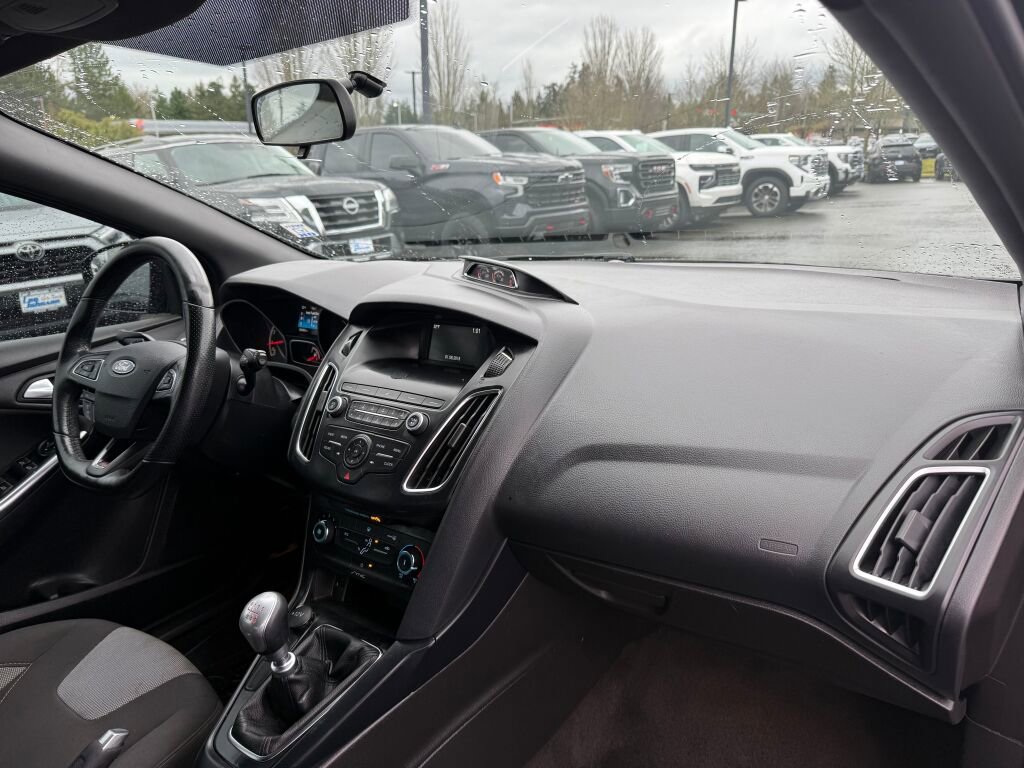 Used 2018 Ford Focus ST image 16