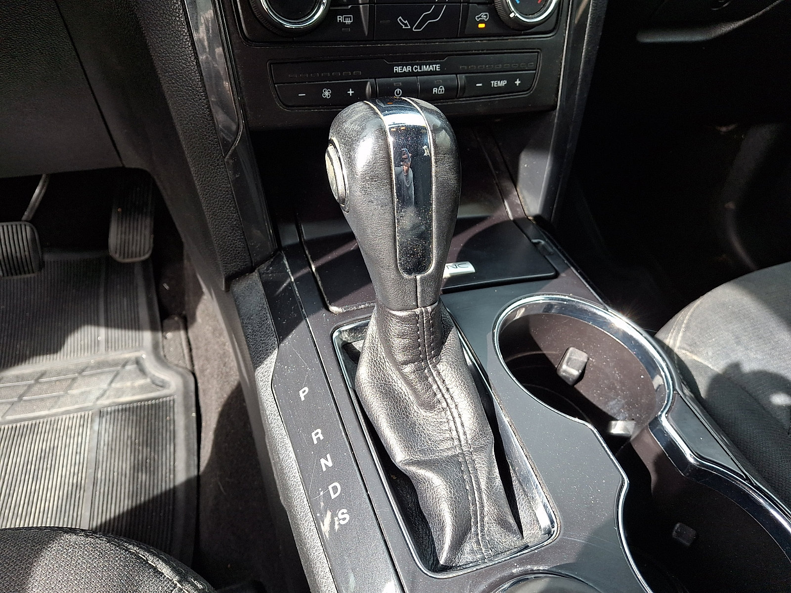 Used 2019 Ford Explorer XLT AWD/4WD image 16