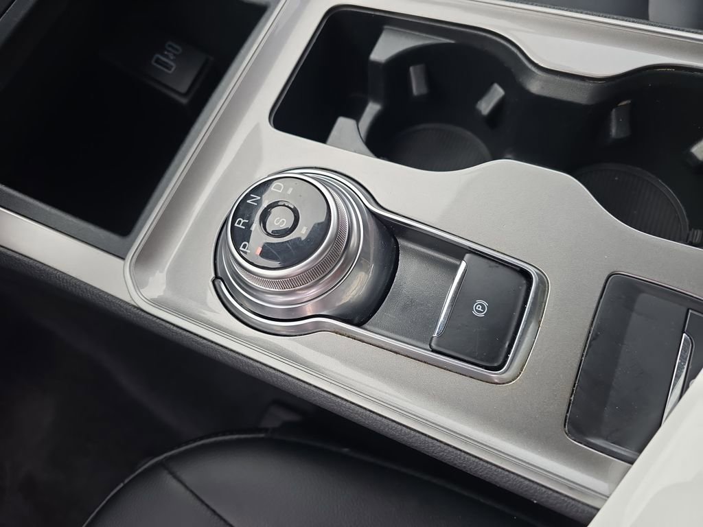 Used 2024 Ford Edge SEL image 23