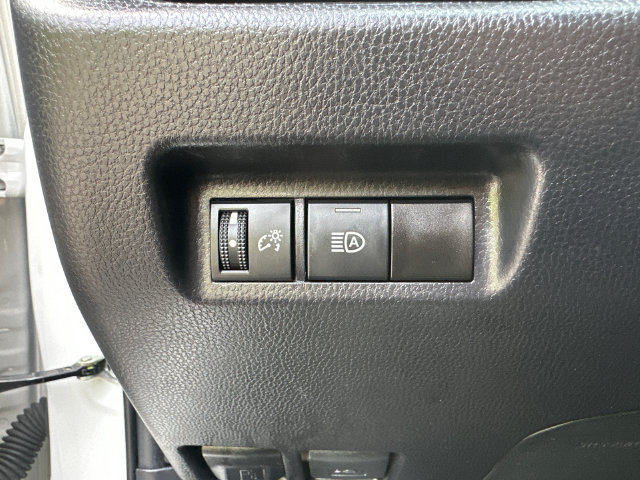 Certified 2025 Toyota RAV4 LE AWD/4WD image 32