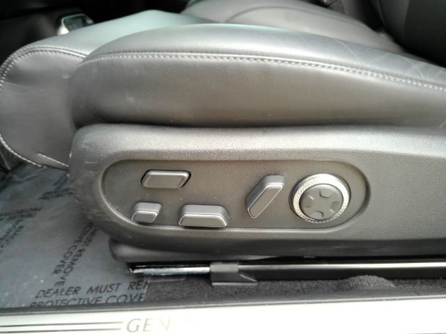 Used 2024 Genesis GV60 RWD image 17