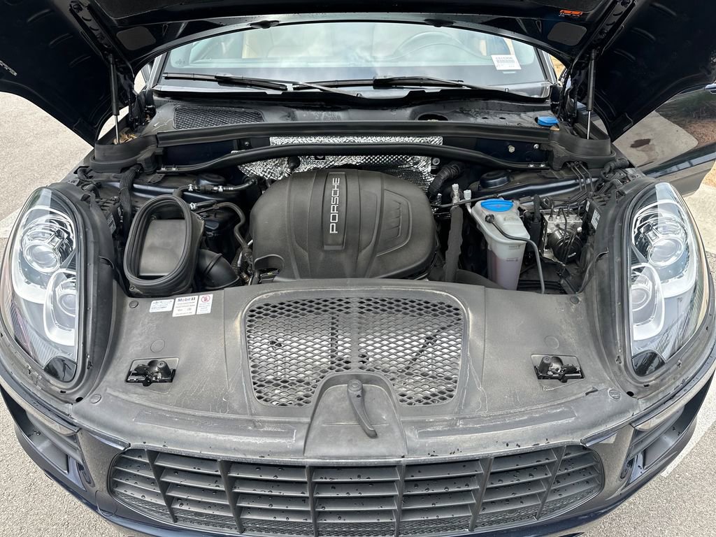 Used 2018 Porsche Macan AWD/4WD image 17