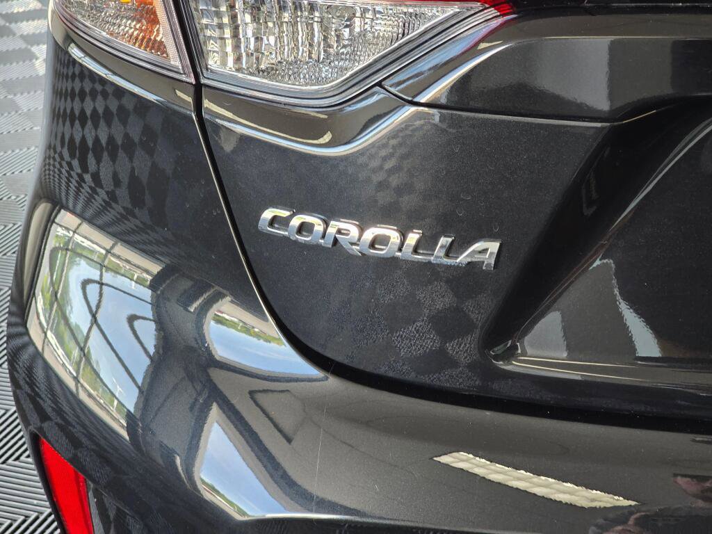 Used 2022 Toyota Corolla LE FWD image 13