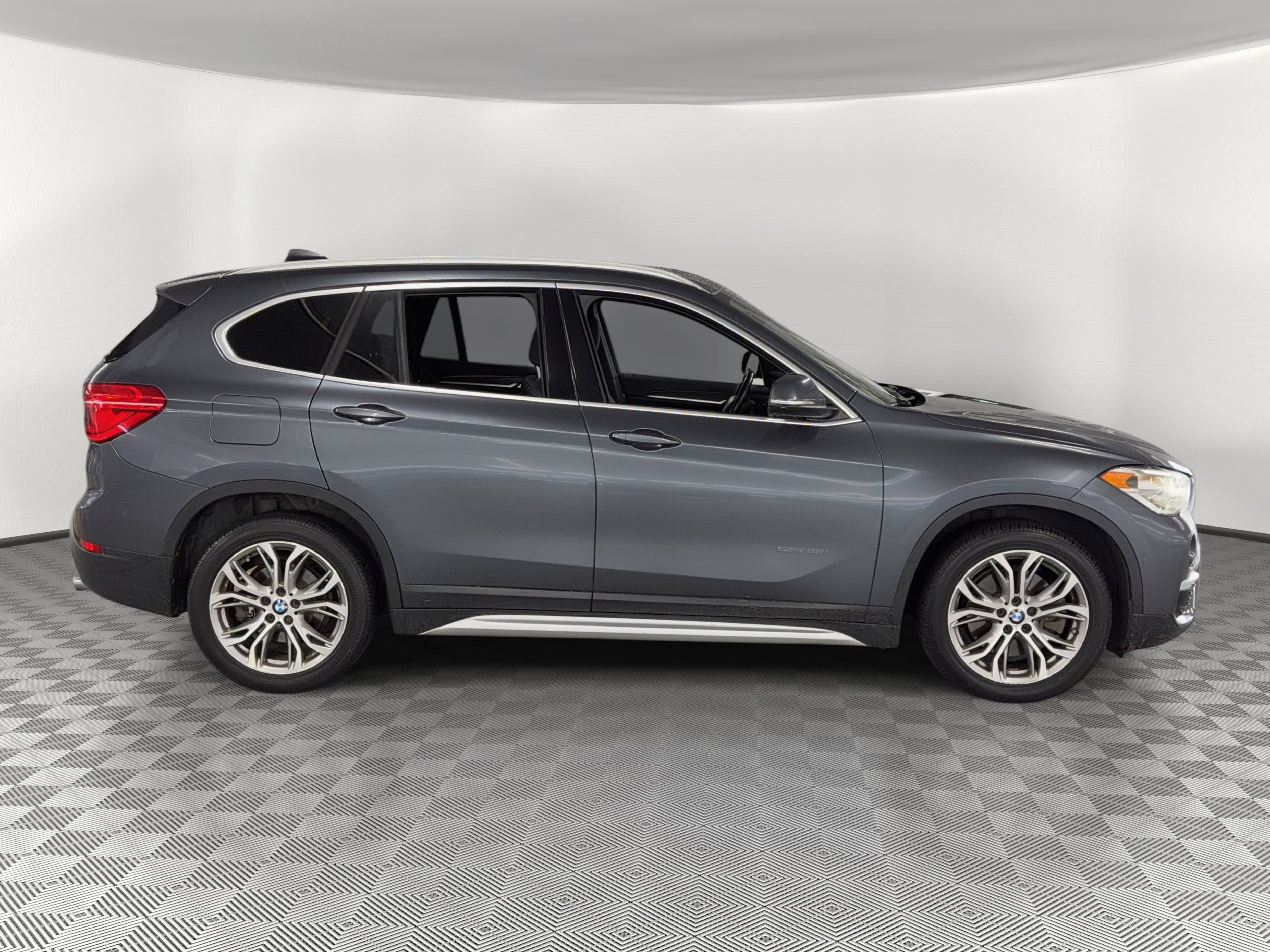 Used 2017 BMW X1 sDrive28i FWD image 8